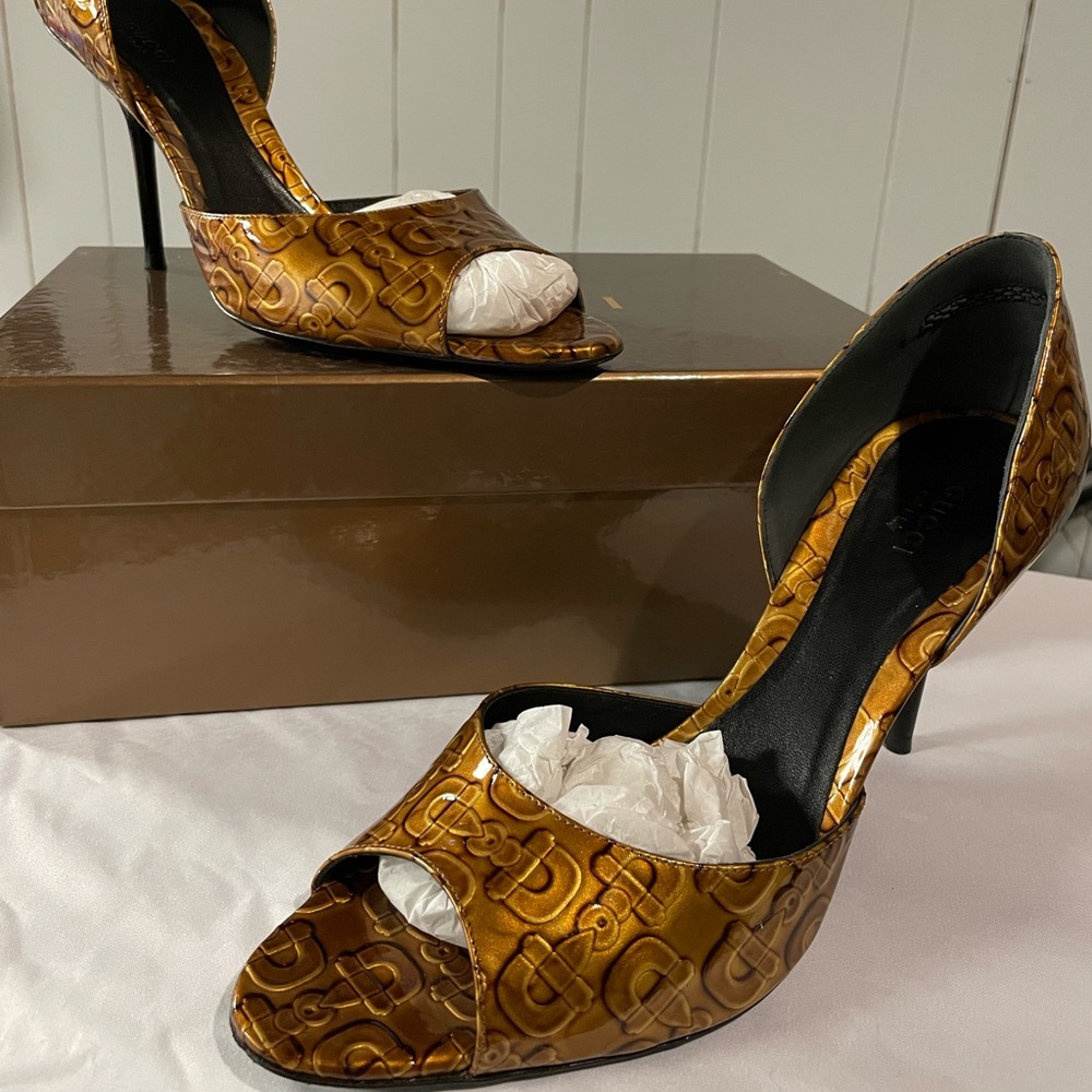 Used Gucci shoes 39
